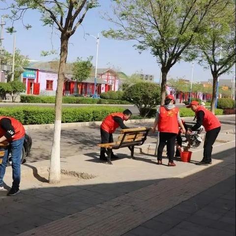网络广告发展，趋势、挑战与机遇的文献综述
