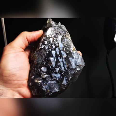 水晶石联盟，探索宝石世界的奇幻之旅