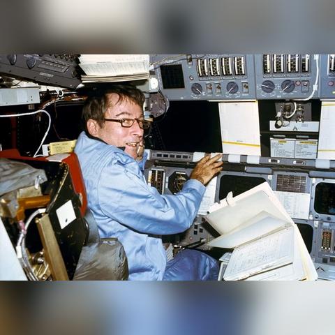 右下角漂浮的联盟，探索数字时代下的信息交互新生态