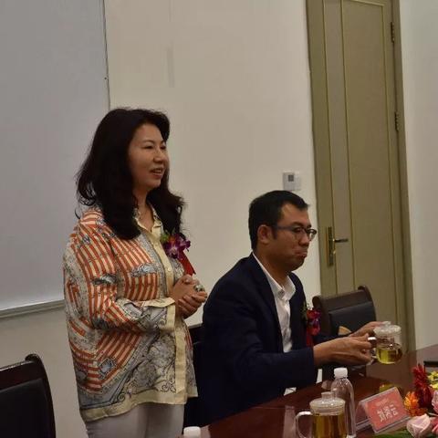 二二移动广告联盟，重塑移动广告生态，引领智能营销新纪元
